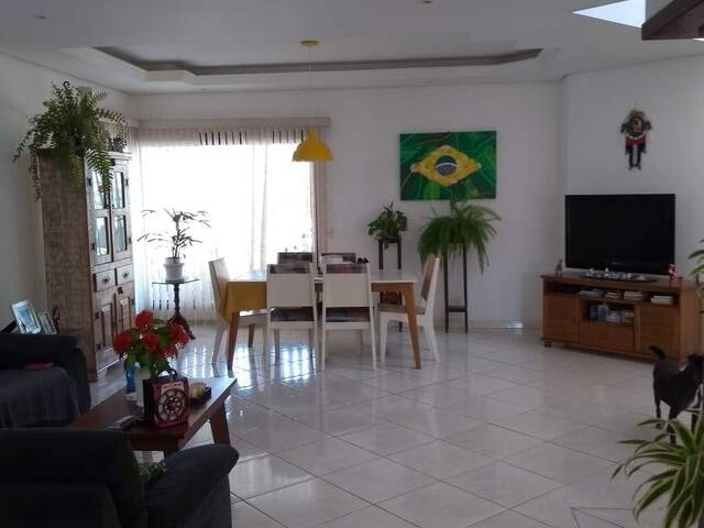 Sobrado para Venda em Pindamonhangaba - 3