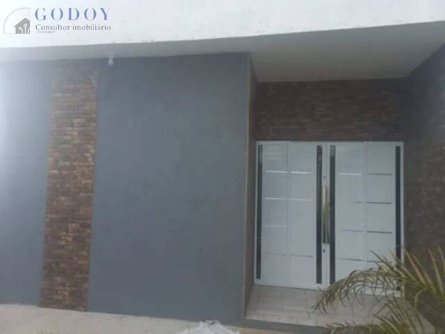 Casa para Venda em Pindamonhangaba - 2