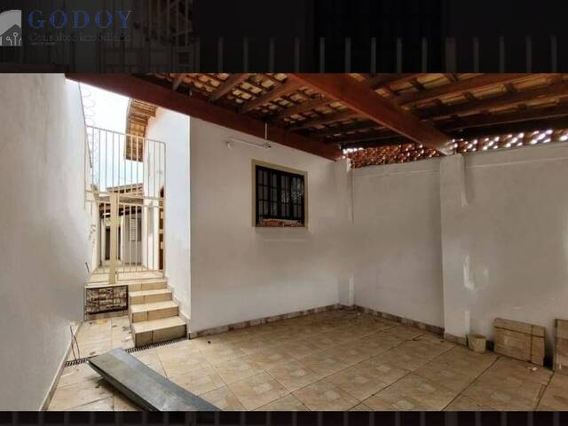 Casa para Venda em Pindamonhangaba - 2