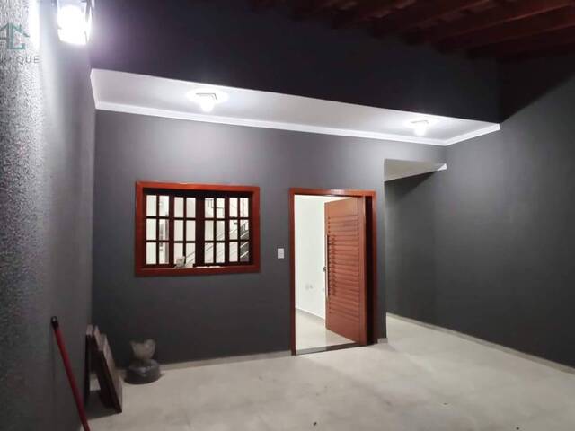 Casa para Venda em Pindamonhangaba - 2