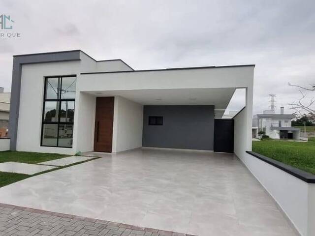 Casa para Venda em Pindamonhangaba - 2