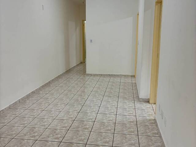 Casa para Locação em Pindamonhangaba - 2