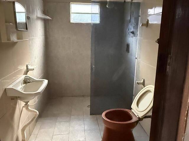 Casa para Locação em Pindamonhangaba - 2