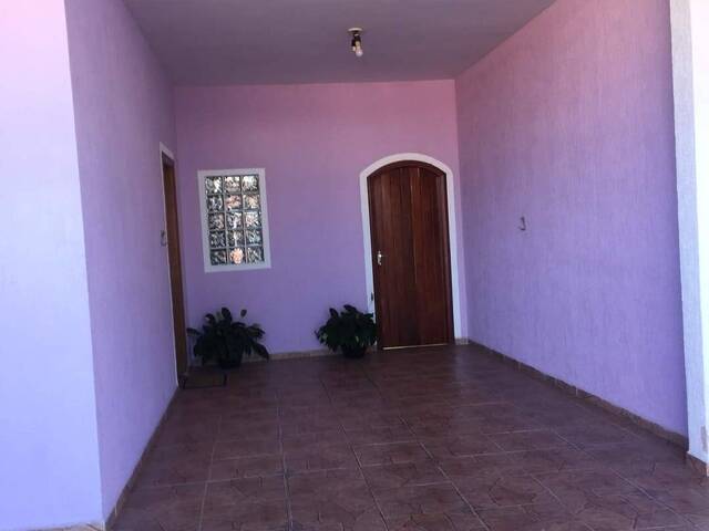 Casa para Venda em Pindamonhangaba - 2
