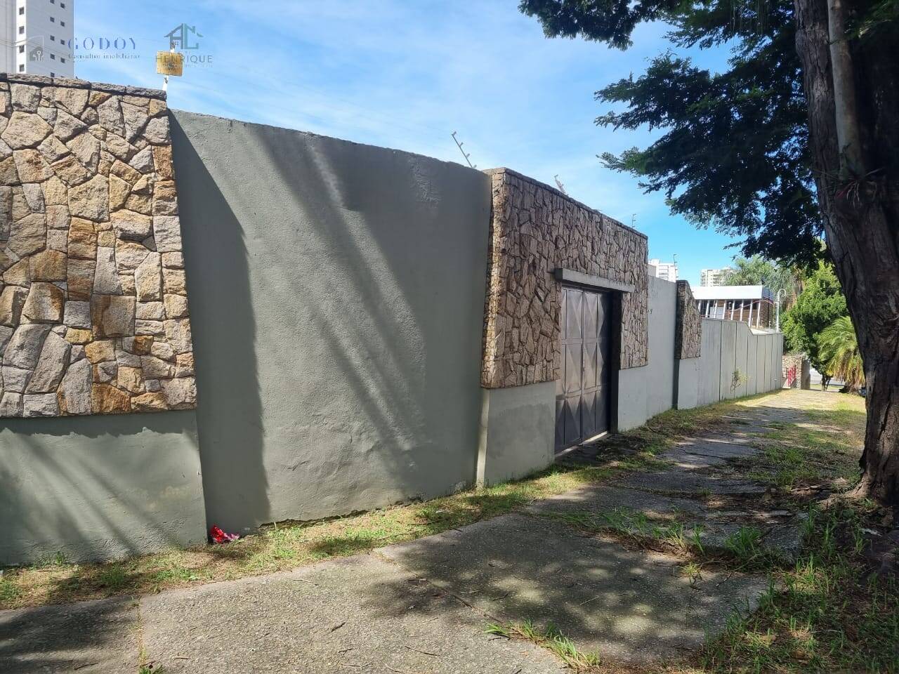 Casa, 8 quartos, 327 m² - Foto 2