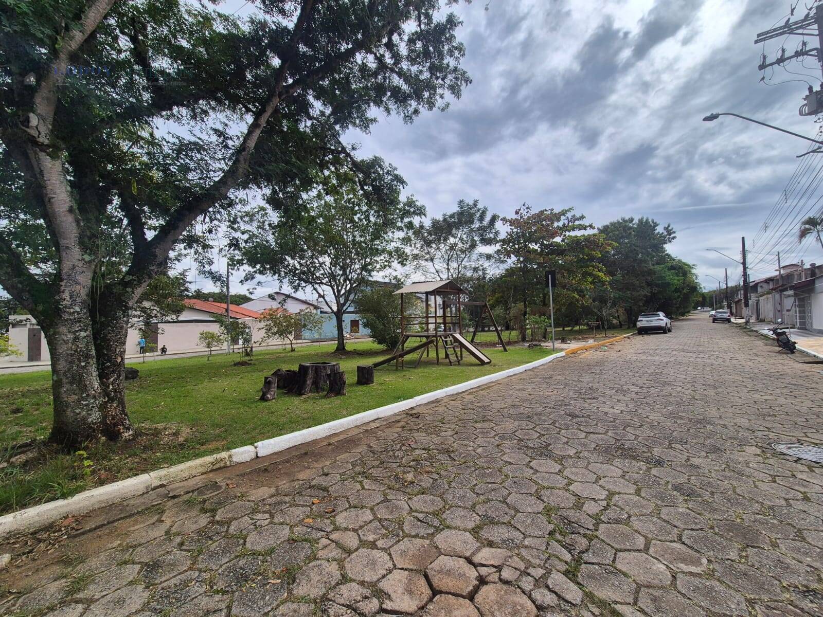 Casa, 5 quartos, 200 m² - Foto 4